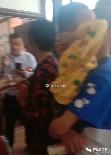 亲子搞笑爆料视频,亲子互动笑料百出,温馨爆笑视频集锦 第3张 亲子搞笑爆料视频,亲子互动笑料百出,温馨爆笑视频集锦 第3张